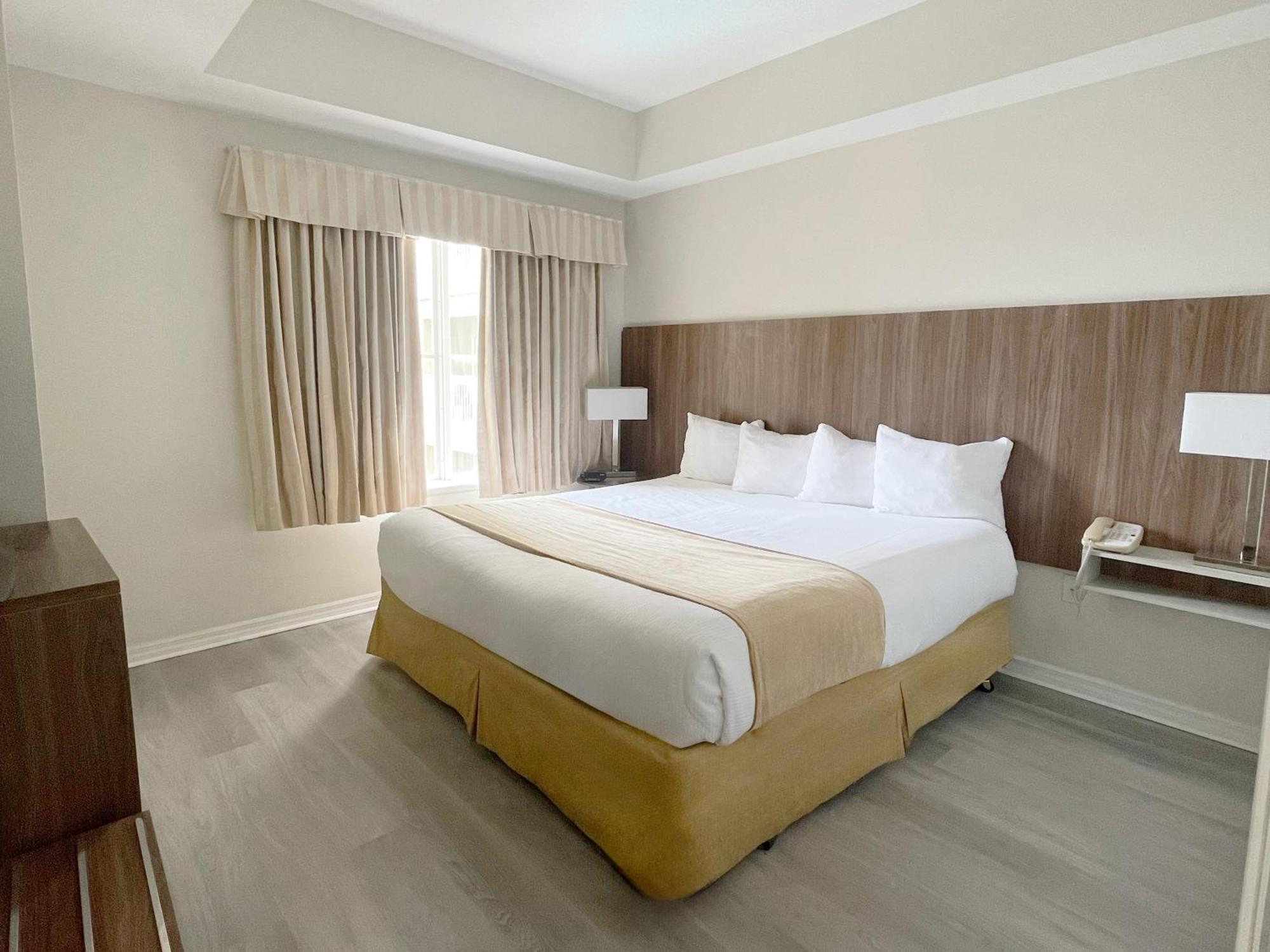 The Point & Universal Hotel 3*
